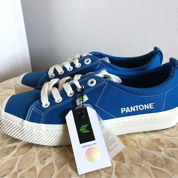 NWT Cariuma x Pantone Blue Sneakers 7 - Picture 2 of 10